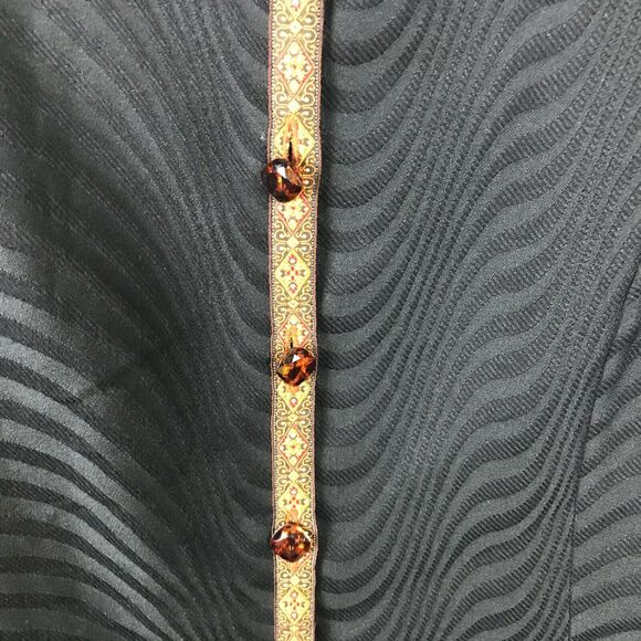 Taylor G Blouse Size M Multicolor Animal Print Rayon Blend Button Up Womens - Picture 6 of 11